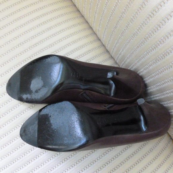 Chanel CC Logo Leather Boots - Picture 7 of 11